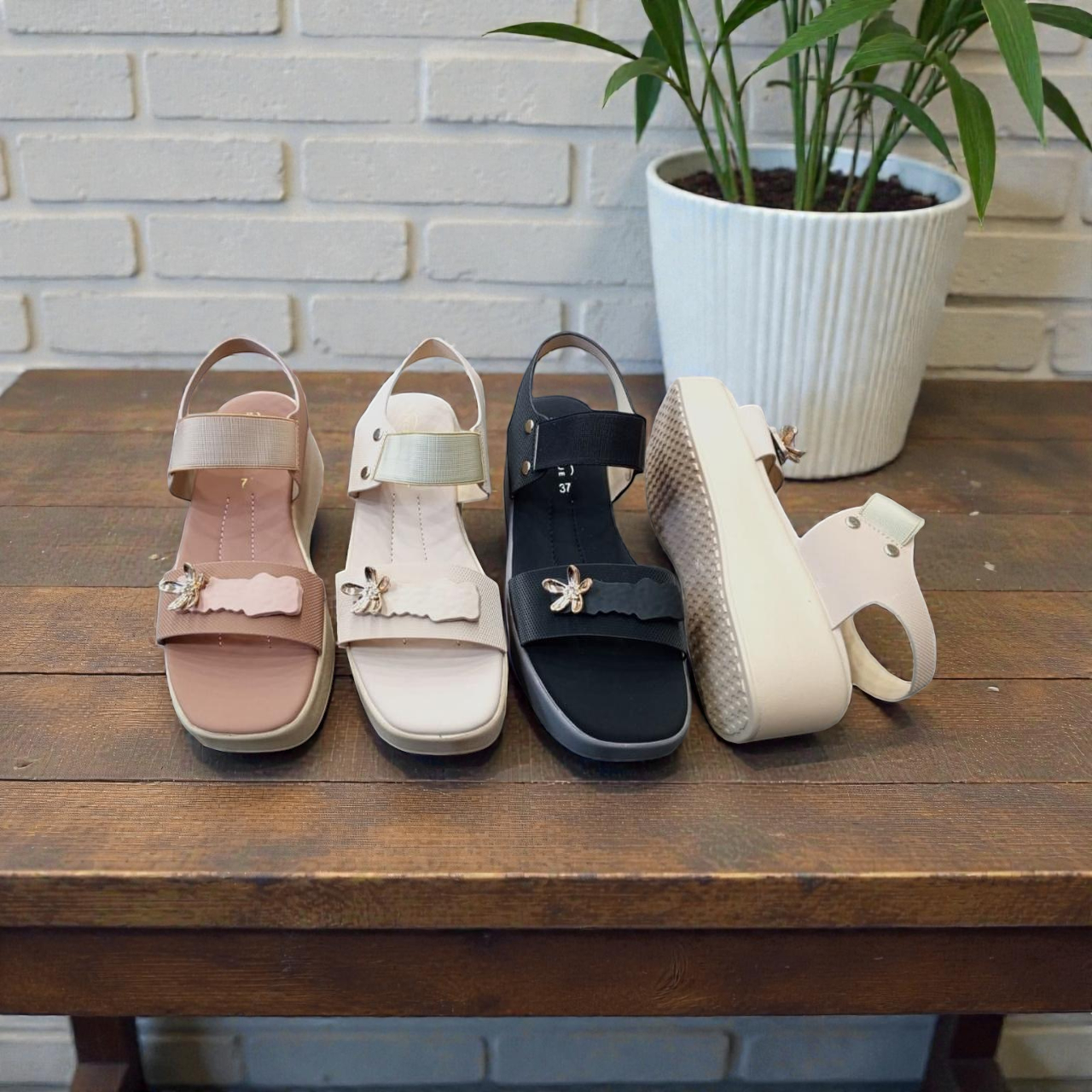 Lightweight Everyday Sandals